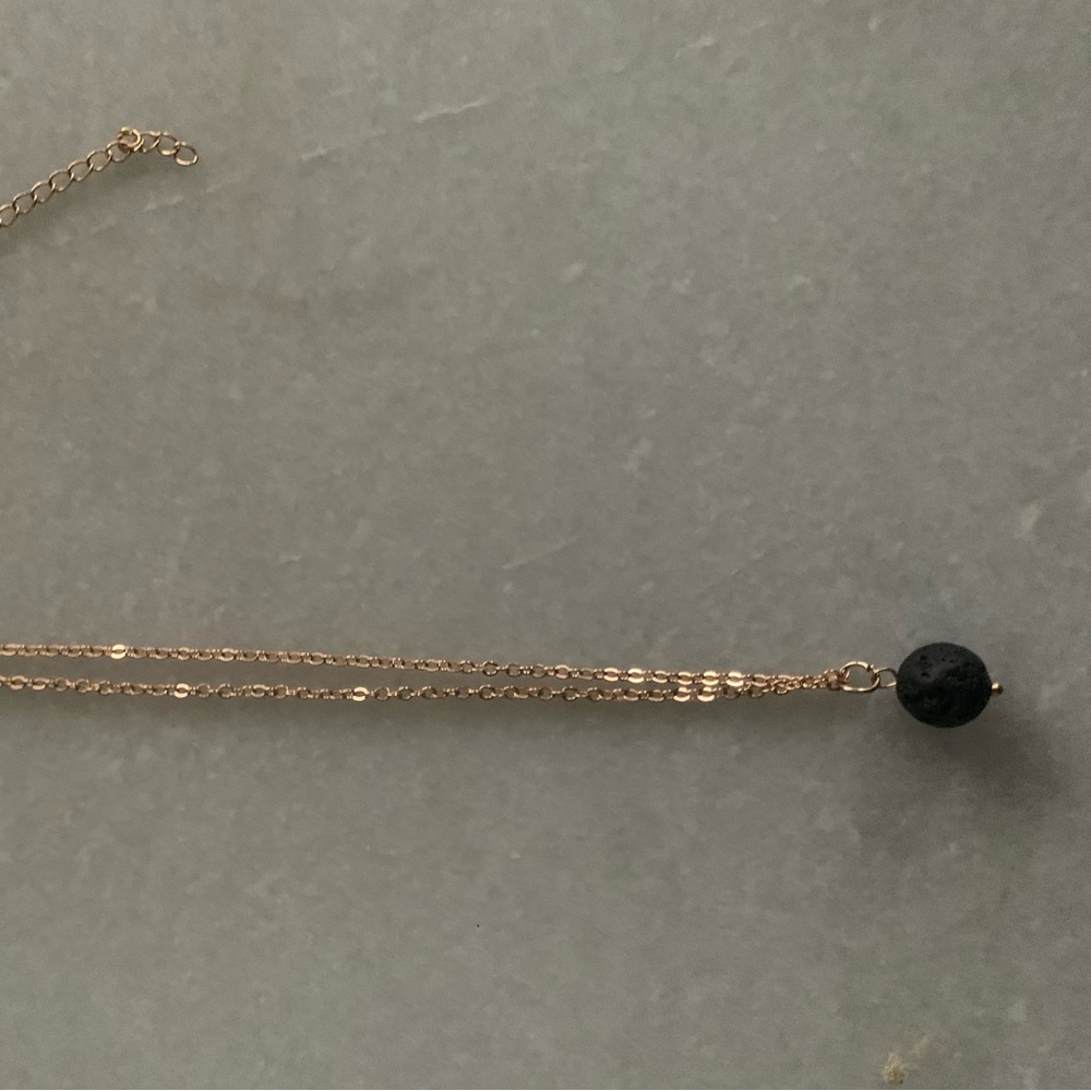 Dainty gold toned necklace